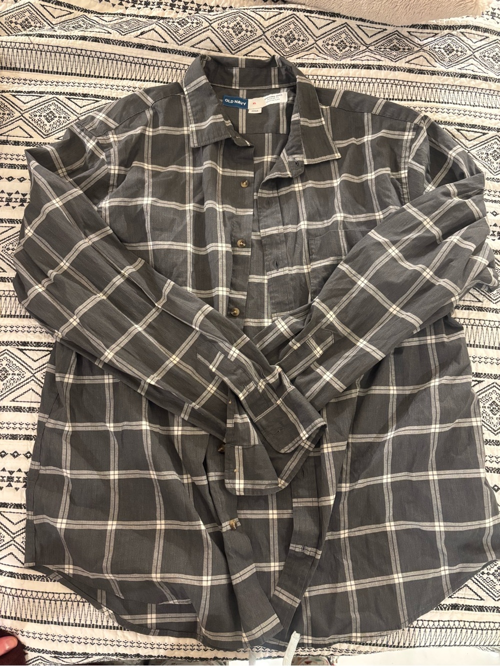 Old Navy Men’s Gray Plaid Button-Down Shirt